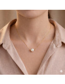 Çelik Zincirli Doğal İnci Kolye – 8 mm (Altın Renk Detaylı) Çelik Zincirli Doğal İnci Kolye – 8 mm (Altın Renk Detaylı)