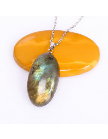 Oval Form Labradorit Taşı Kolye – Çelik Zincirli